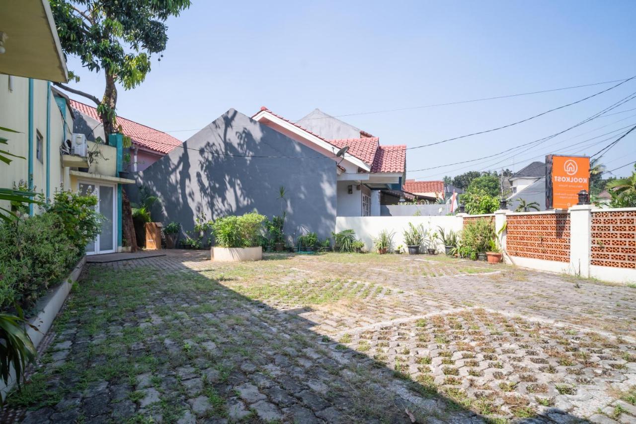 KoolKost Syariah near Stasiun Rawa Buntu  Hotel Tangerang Bagian luar foto
