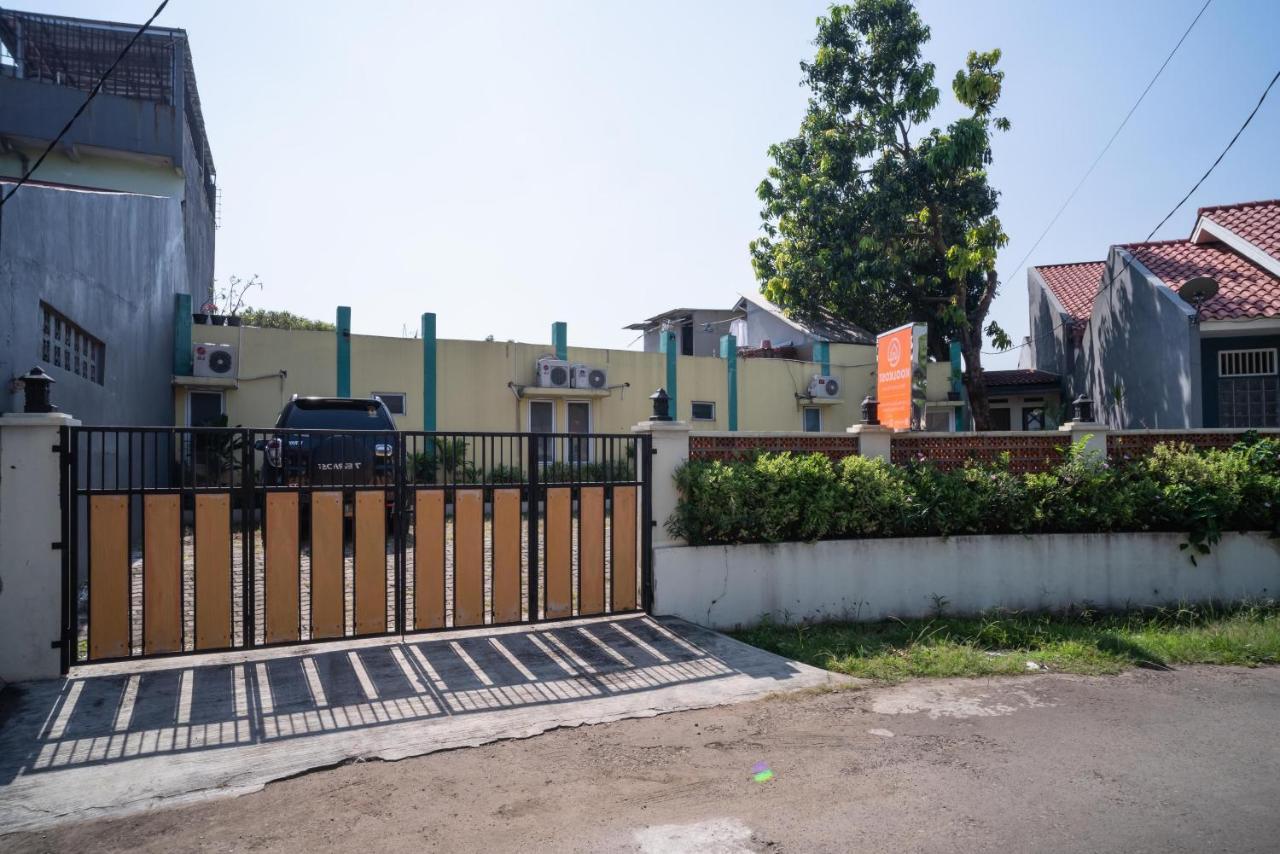 KoolKost Syariah near Stasiun Rawa Buntu  Hotel Tangerang Bagian luar foto