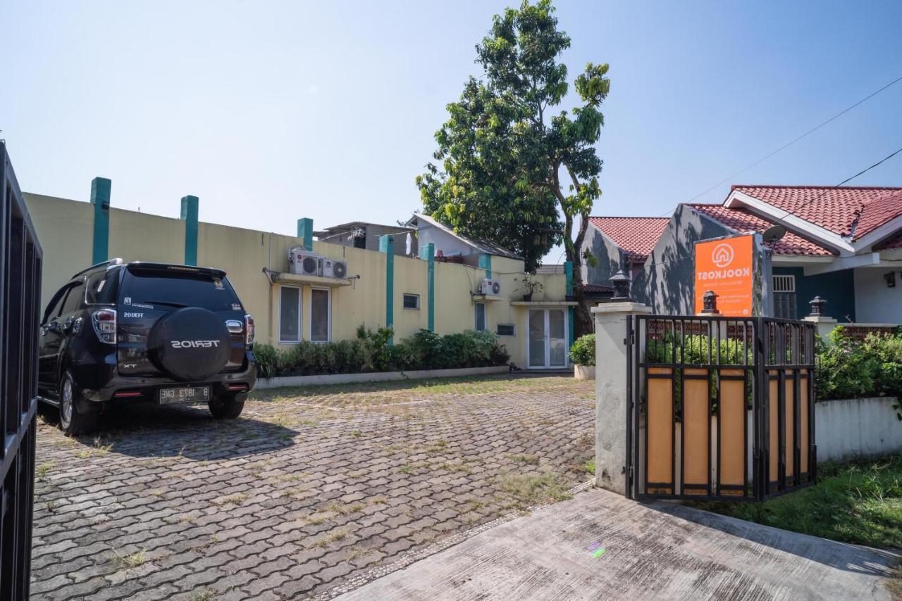 KoolKost Syariah near Stasiun Rawa Buntu  Hotel Tangerang Bagian luar foto